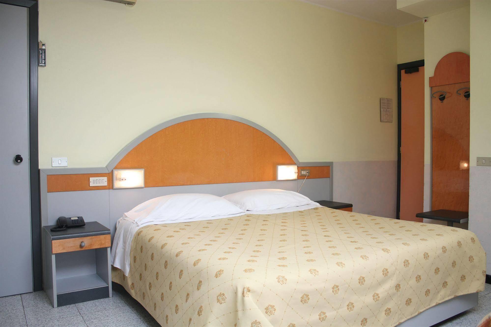 Hotel Mazzini Letojanni Exterior foto